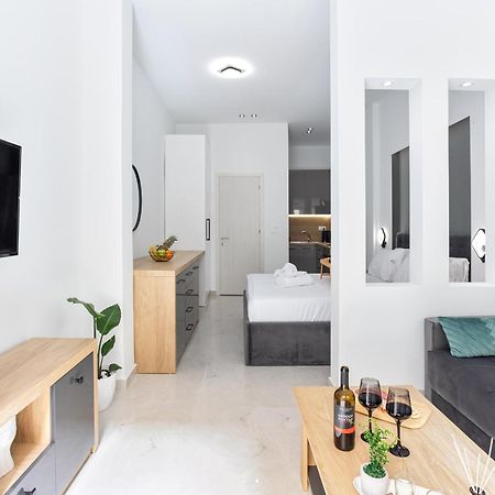 New Luxury Apartment In Downtown Солун Екстериор снимка
