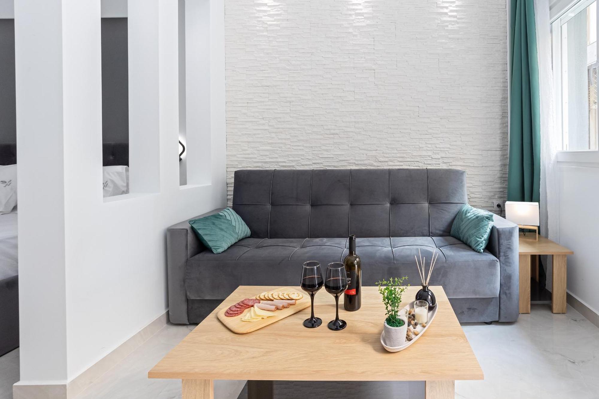 New Luxury Apartment In Downtown Солун Екстериор снимка