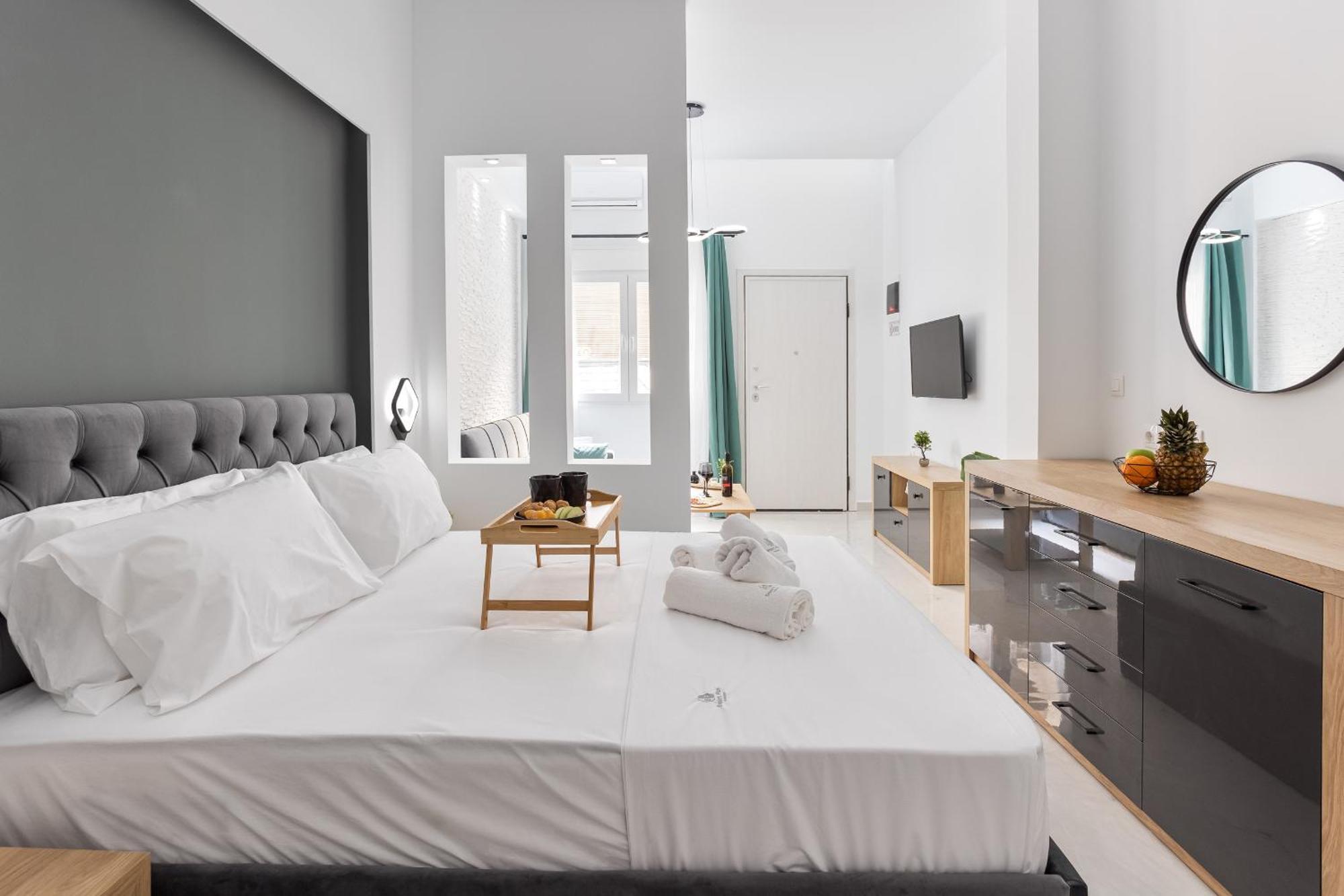 New Luxury Apartment In Downtown Солун Екстериор снимка